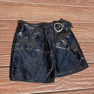 -Black faux latex\leather skirt